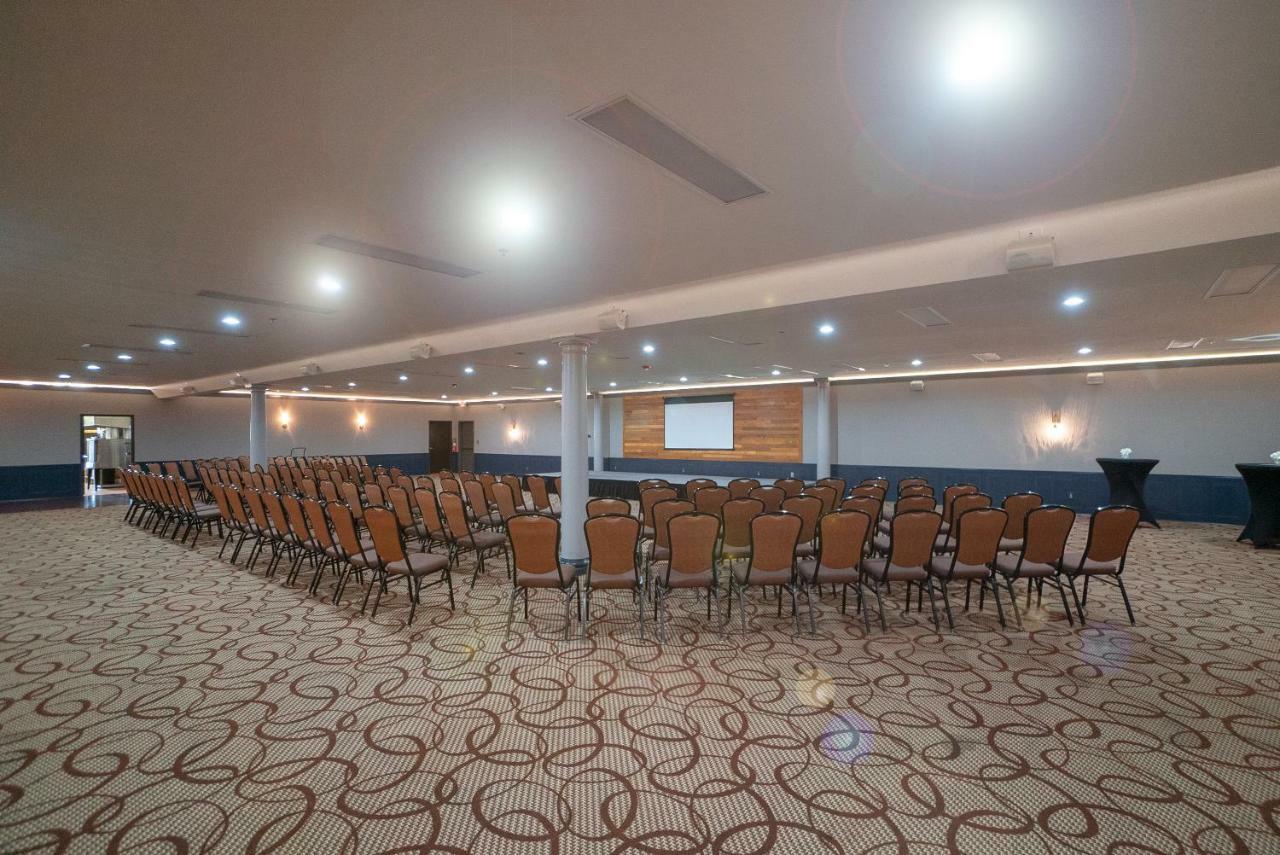 The Stone Castle Hotel & Conference Center Бренсон Екстер'єр фото